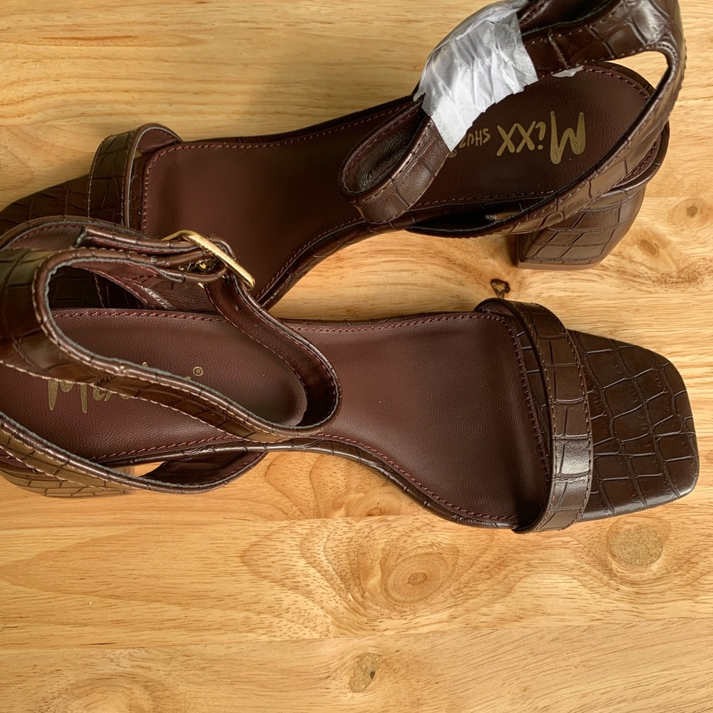 Miss Lola brown faux crocodile design sandal size 7.5